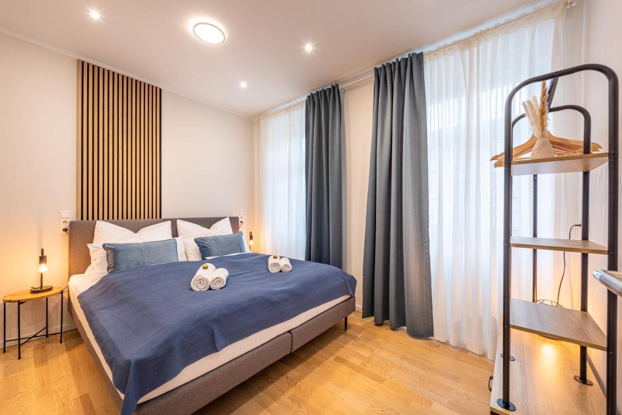 Vivid Luxury Apartment Ludwigsburg - Bluehendes Barock-Forum-Schloss-Modern Exterior photo